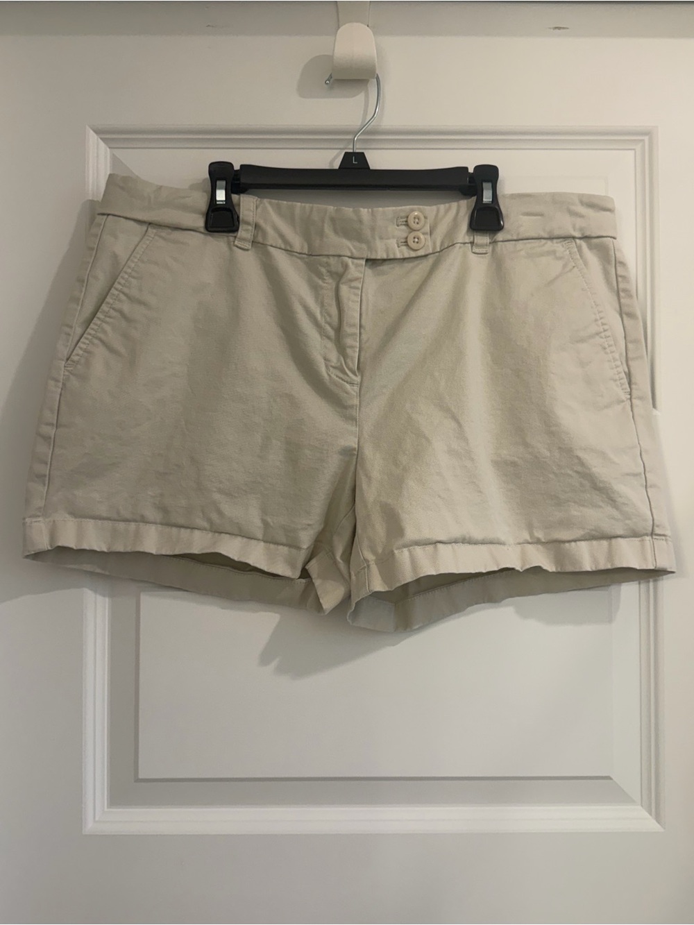 Vineyard Vines Women's Khaki Button-Front Cotton Blend Shorts